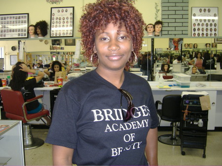 me chilllin at beauty school (2006)