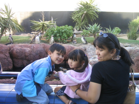 Cameron, Sereena & Arlene at SeaWorld 05