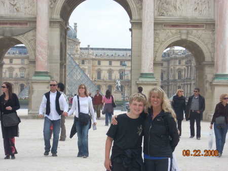 The Louvre, Paris, France 9/08