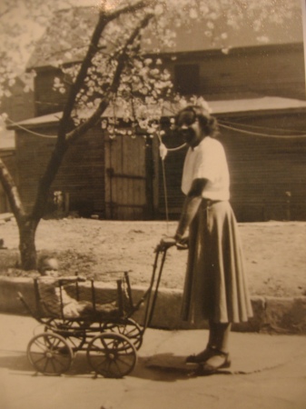 Sidney 1948. How do you like my wheels