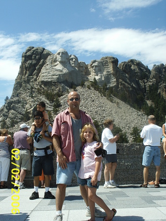 P-nut & I at Mt Rushmore