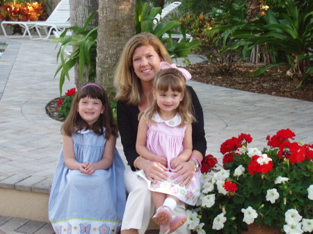 Girls and Mom visiting grandparents in Florida