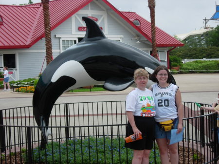 Amanda & Mom at Sea World