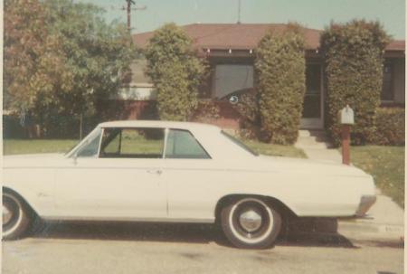 64 Olds f 85 Cutlass 2 dr 330 ci auto trans