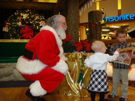 Eva and Carter Milone taking over the Mall.