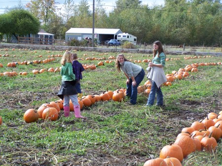 my kids at the pumpkin patch
