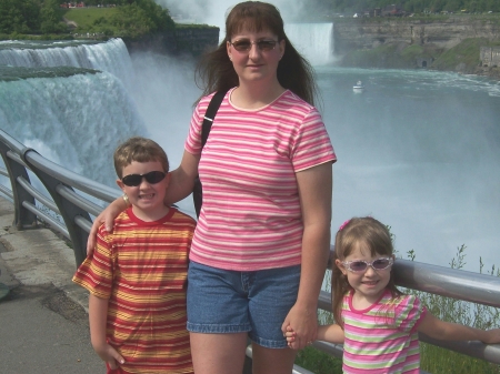 Me and Wesley& Elizabeth at Niagara Falls Jube '06