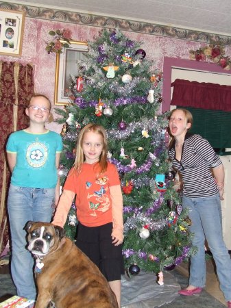 All my girls and the tree 06' Katie, Cierra, Amanda, and My baby Lexy!!!