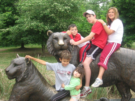 my kids at the tulsa zoo