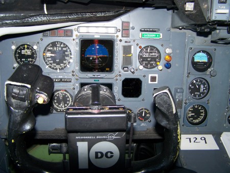 Cockpit photo of DC-10