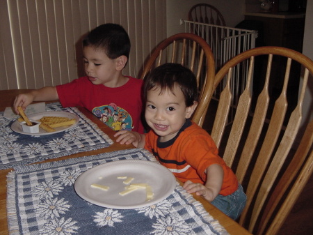 Carl and Ethan having a snack