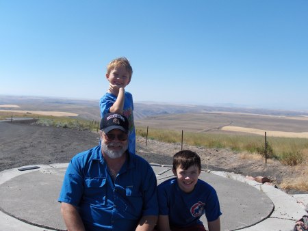 8/2006, Searching for Fossils in Oregon