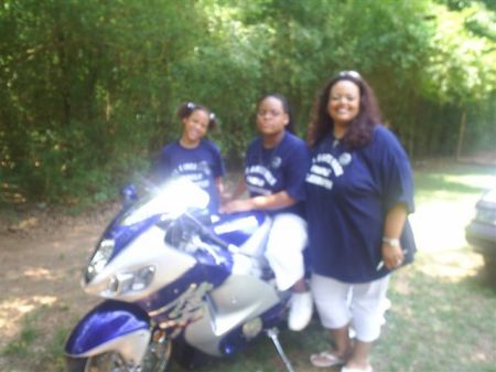 My girls and I at the family reunion on 04/01/2006