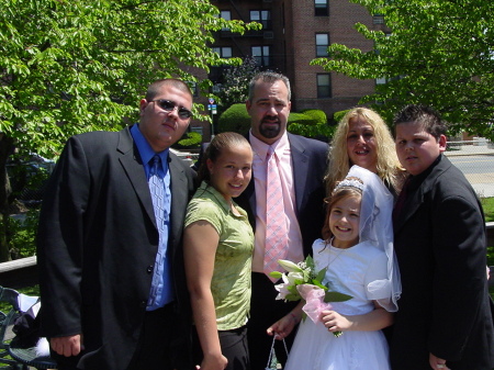 Nicole with her Mom and 2 Brothers and Sister