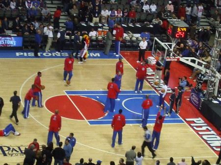 Pistons warm-up 1-5-08