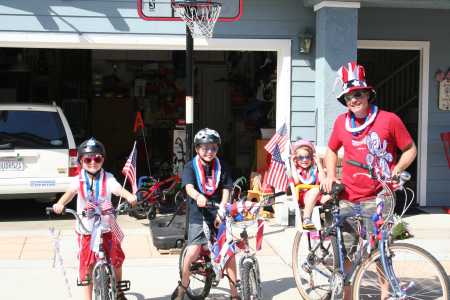 July 4th 2006 - On to the bike parade