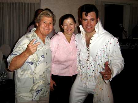 Paul & Jan prove Elvis is still alive!