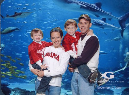Family Picture at the Georgia Aquarium
