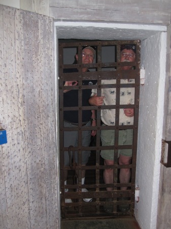 Lee and Mike in the slammer!