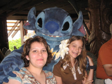 Aleixis and Mon with Stitch