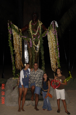 Duke statue in Waikiki!