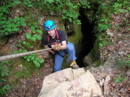 Rappeling into Scottsboro Pit=83ft deep