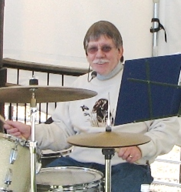 A smilin' drummer