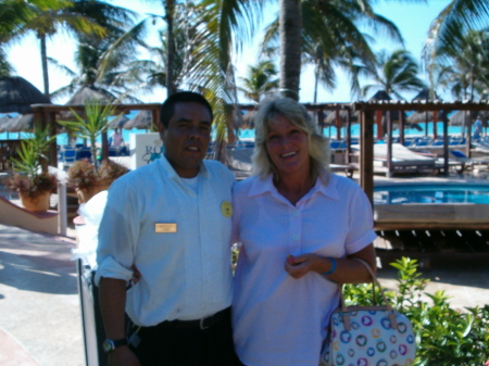 Me with bartender in Mexico