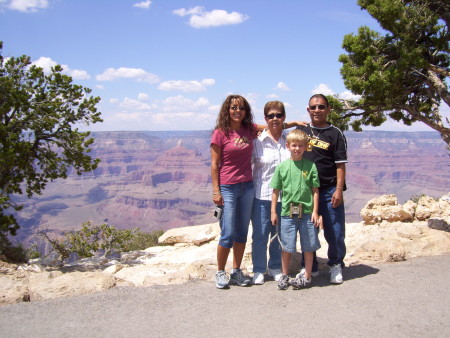 w/mom, dad & anthony at Grand Canyon