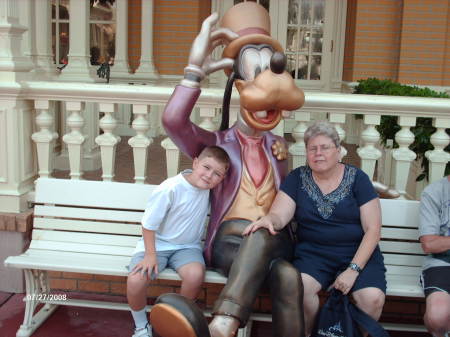 Matthew and Jolynn at WDW with Goofy