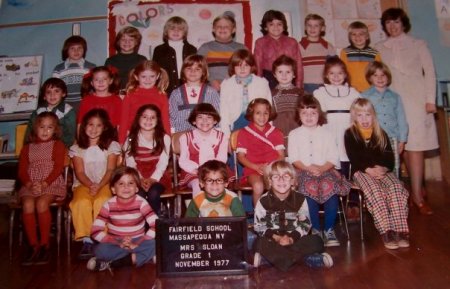 Mrs. Sloans First Grade Class 1977