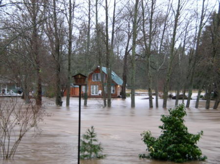 The Deschutes River in flood stage