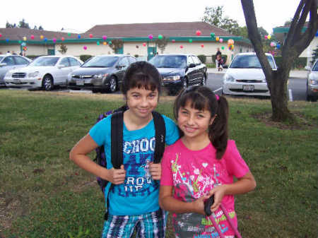 Brooke & Bailey's First Day of School 2008
