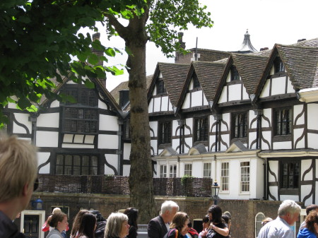 TOWER OF LONDON - QUEEN ANNE BOLEYN APARTMENT