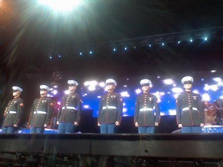 Keith on stage during Rascal Flatts concert