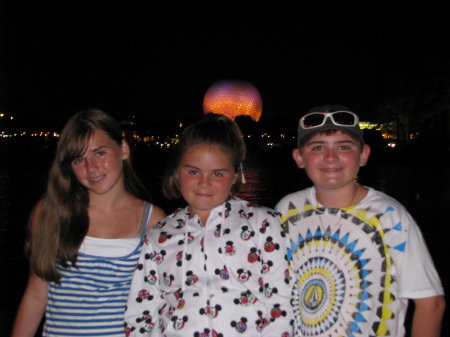 Arianna, Meghan & Brendan in Disney