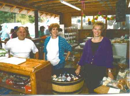 Wayne, Linda & Sue