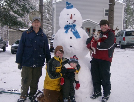 Phil Jake Nate Ty and BeeBee with frosty 07