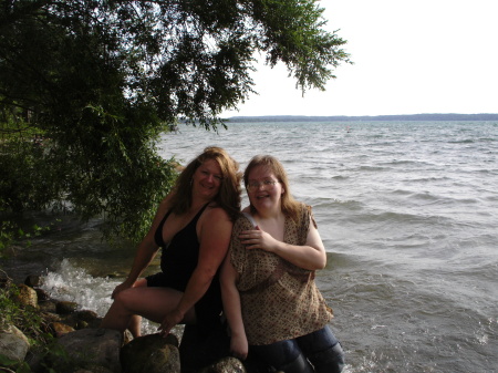 Kelly and Shelly on the rocks