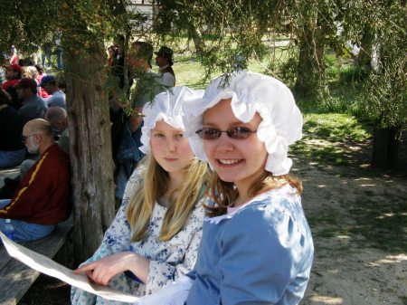 Lillian and Laina in Colonial Williamsburg