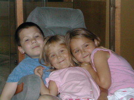 Tyson, Tara & Tagen - my nephew & neices!  2004
