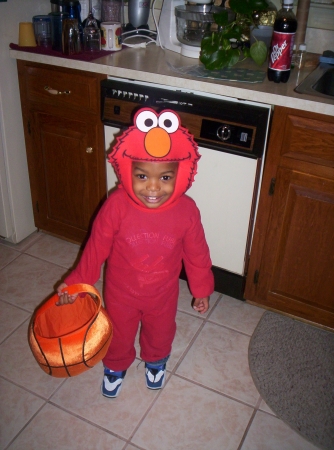 De'Ron as Elmo!!!!!