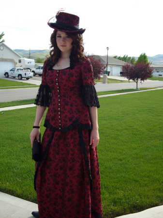 kayla going to a murder mystery party