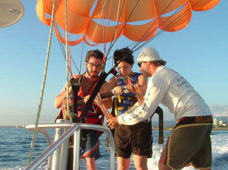 My children parasailing in hawaii 05