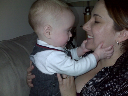 william holding mama's face