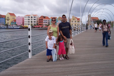 Family in Outro Banda Curacao