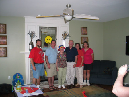 Mom Dad brother Bob, Sisters Yvonne and Mary