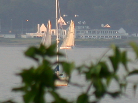 Sails in front of Warwick Country C.