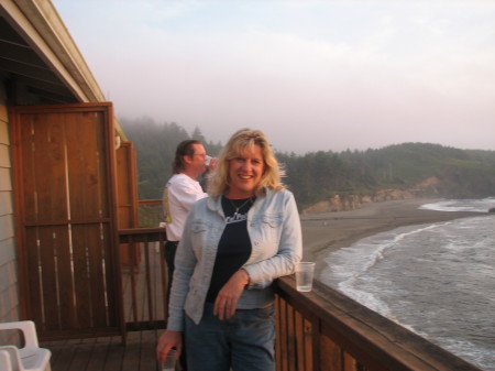 Betsy and Brotehr in Law on Oregon Coast