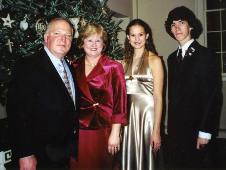 A Christmas Wedding....Greg and Mary Ann Grayson Keck and children: Susan E. Braik and Allan G. Braik